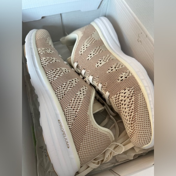 APL: Athletic Propulsion Labs TechLoom Pro Sneakers in Pristine/Rose Gold/White - Picture 5 of 8